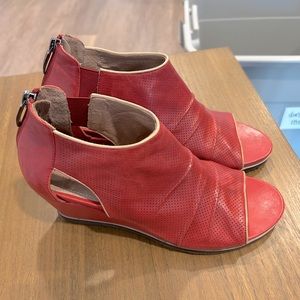 Regarde le Ciel Shoes 👠 Italian Red Leather Wedges
